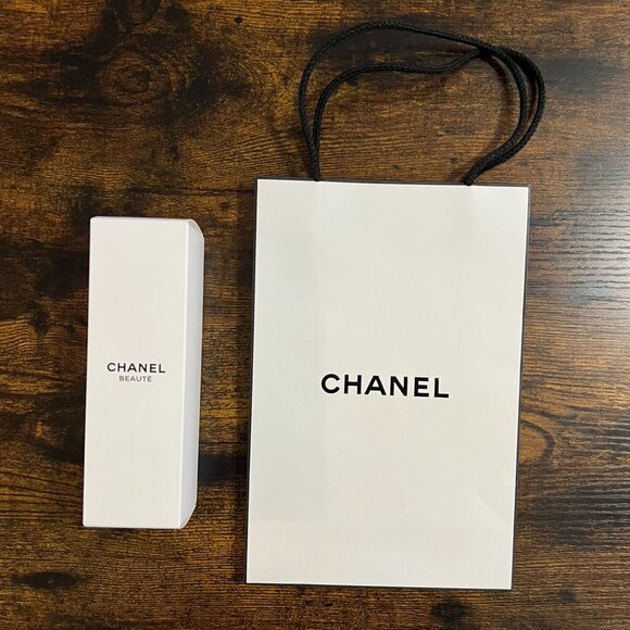 CHANEL Beauty Face Hand Wash Cloth Towel in Navy Blue - Picture 4 of 4